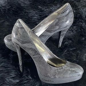 Calvin Klein Sydney Snakeskin Pumps Gray Size 7